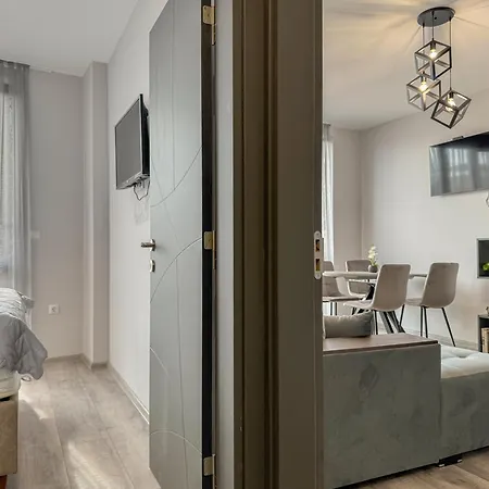 One-bedroom And Modern Apartmán *