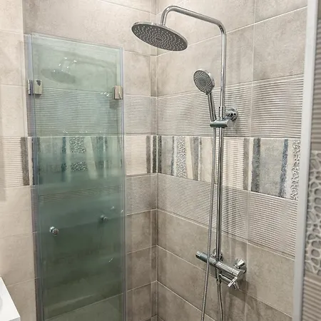 Apartmán One-bedroom And Modern